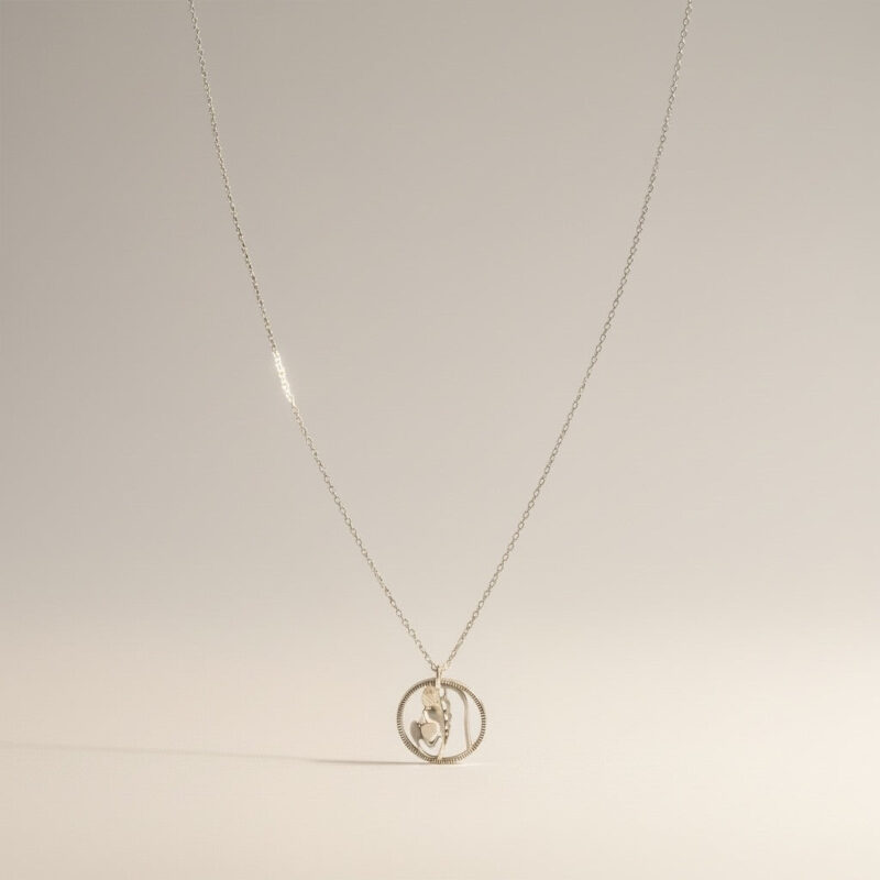 Medalla Virgen niña Calada con cadena plata 925- especial mi primera comunión